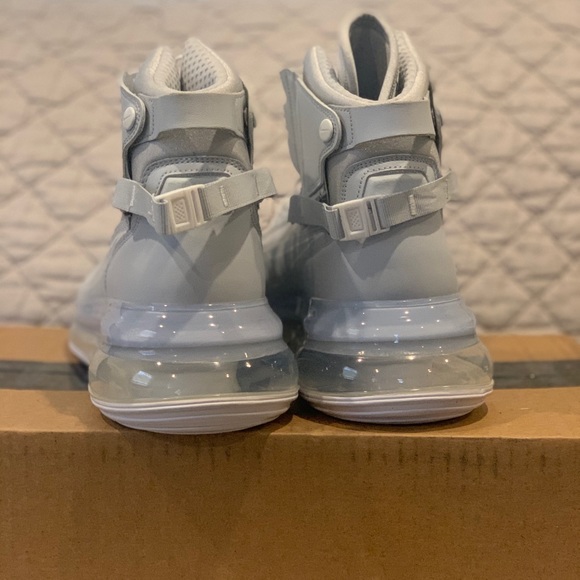 AIR MAX 720 SATURN HIGH PURE PLATINUM - Picture 16 of 16